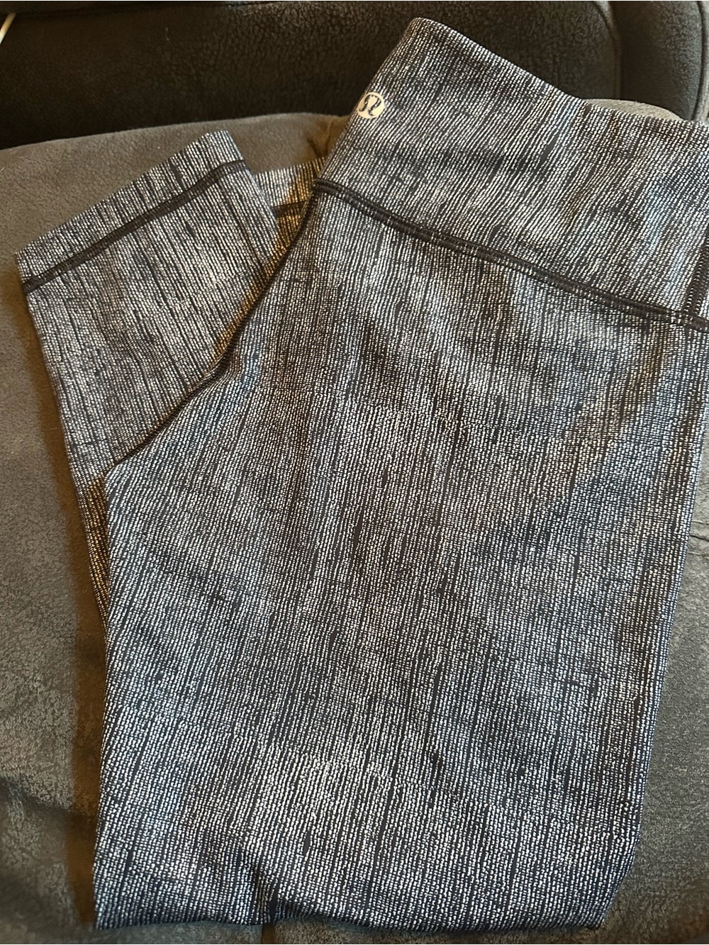 Lululemon Wunder Under Crop 21" Parallel Stripe Black White - Size 6